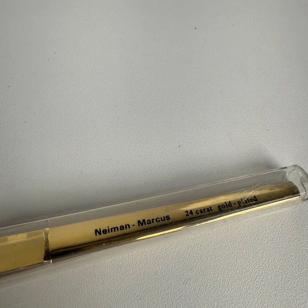 Neiman Marcus 24 Carat gold-plated toothbrush‎ *New in original case* Vintage